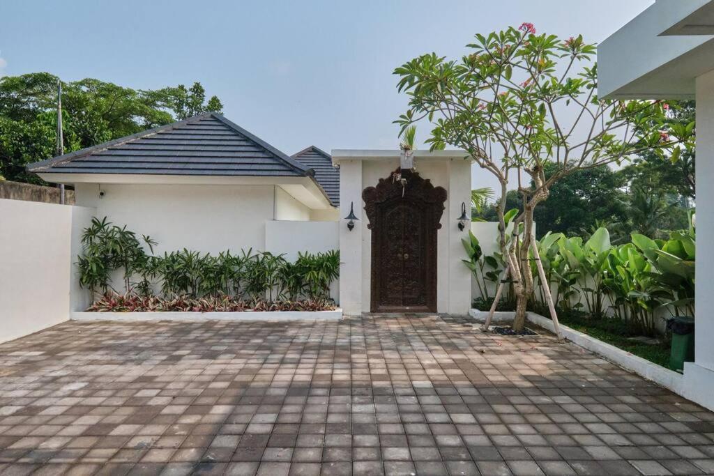 Newly! 3Bdr Modern Villa Close To Ubud Center Екстер'єр фото